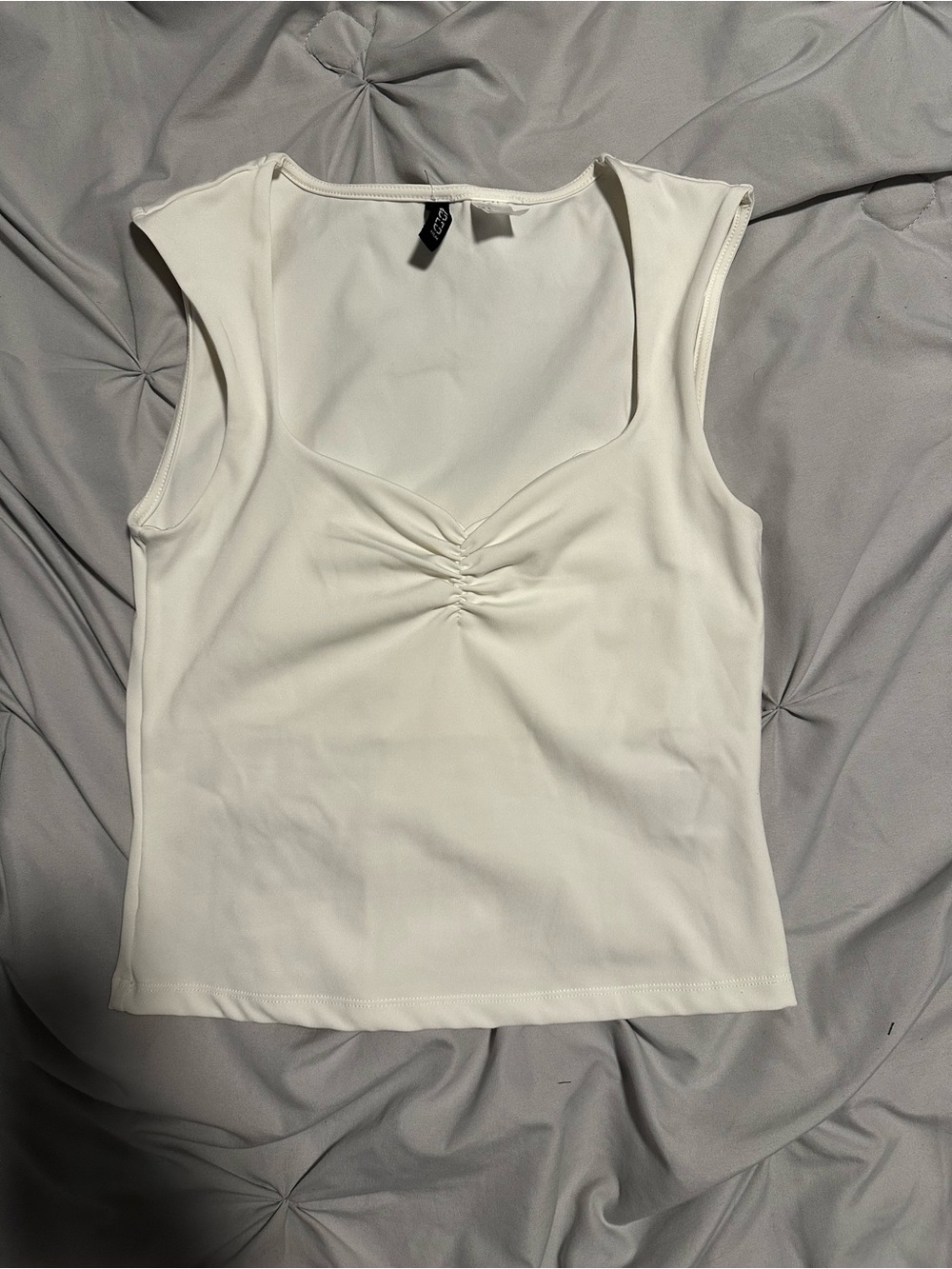 H&M Cream Ruched V-Neck Sleeveless Tank Top